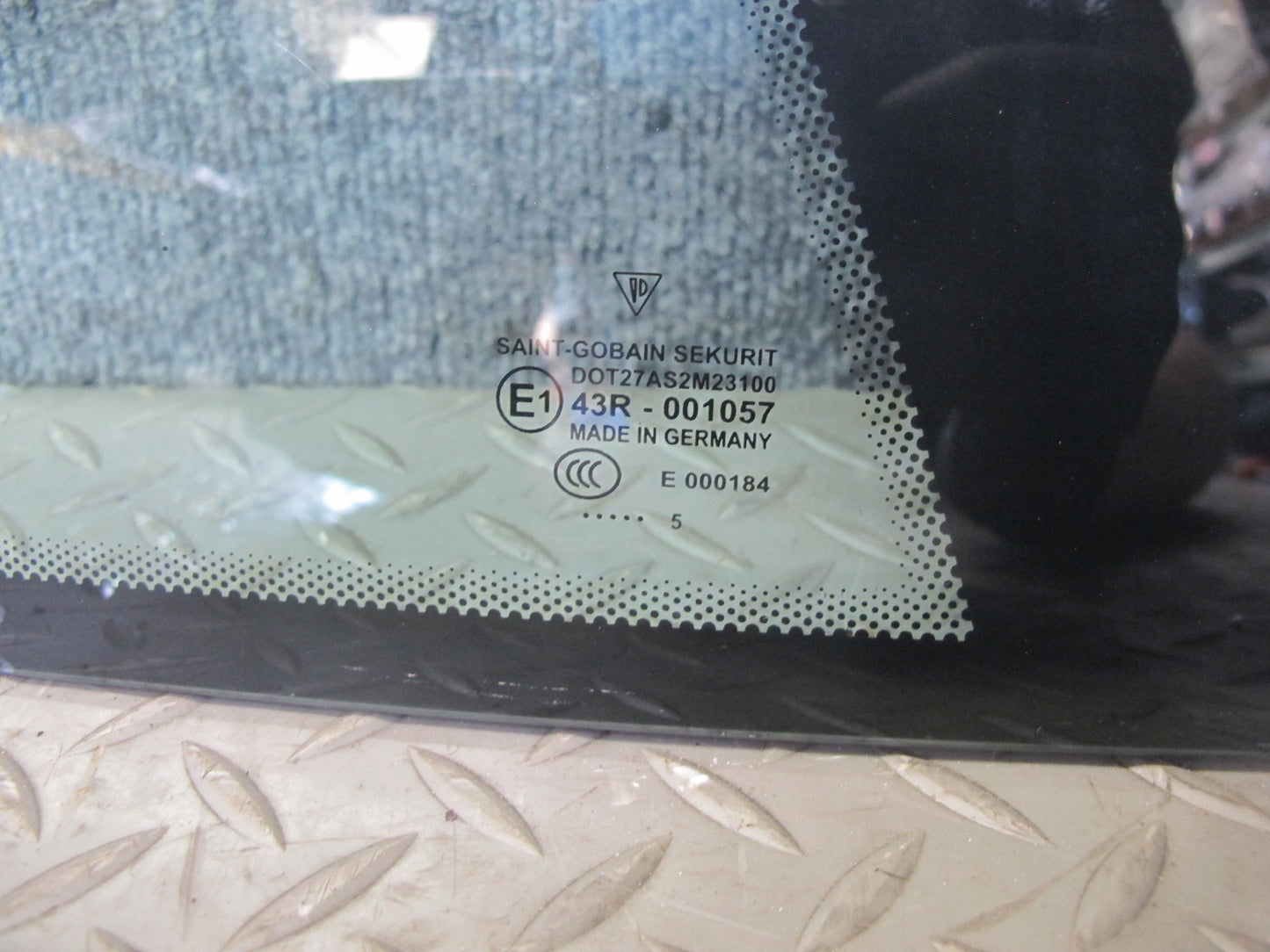 2005-2012 Porsche 911 997 Coupe Rear Right Quarter Glass Window