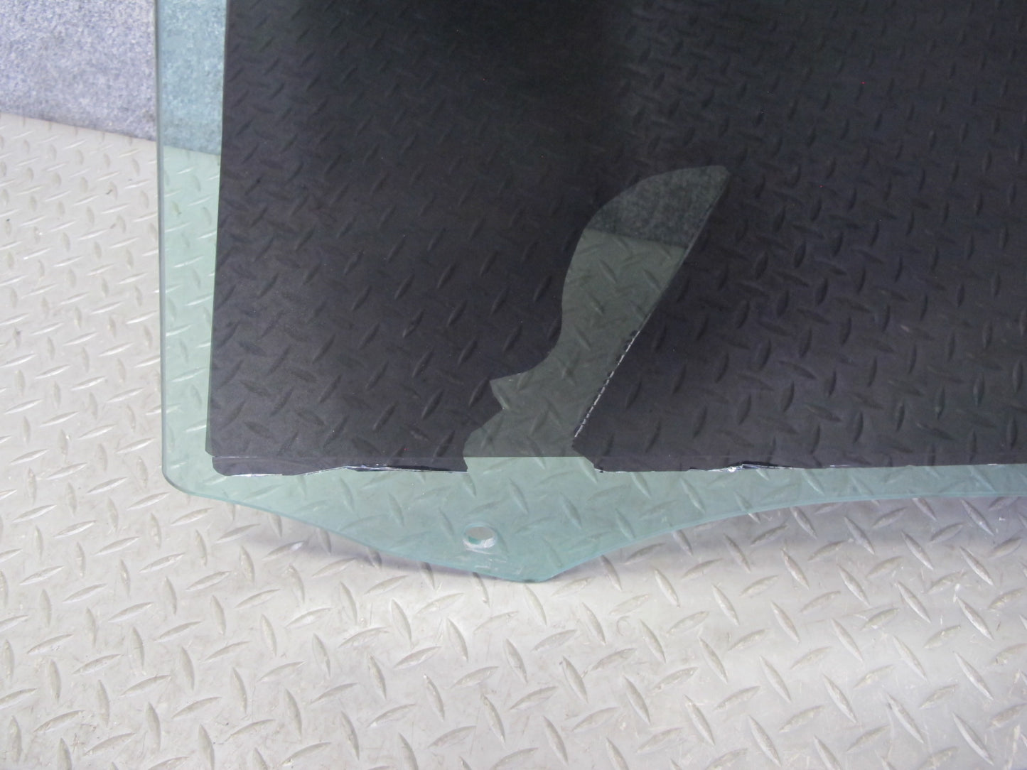 2014-2018 BMW F15 X5 Front Right Door Glass Window