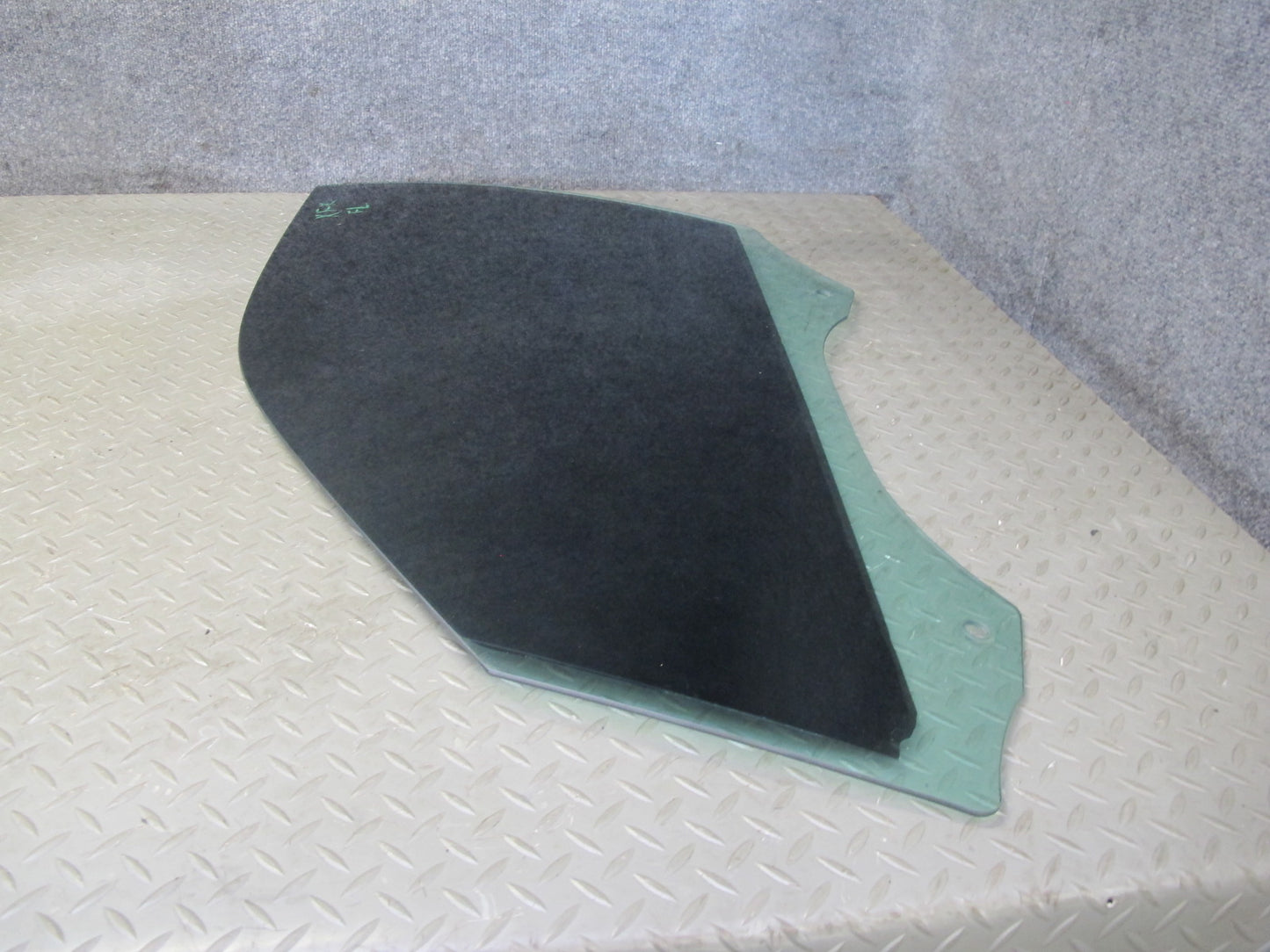 2014-2018 BMW F15 X5 Front Left Door Glass Window