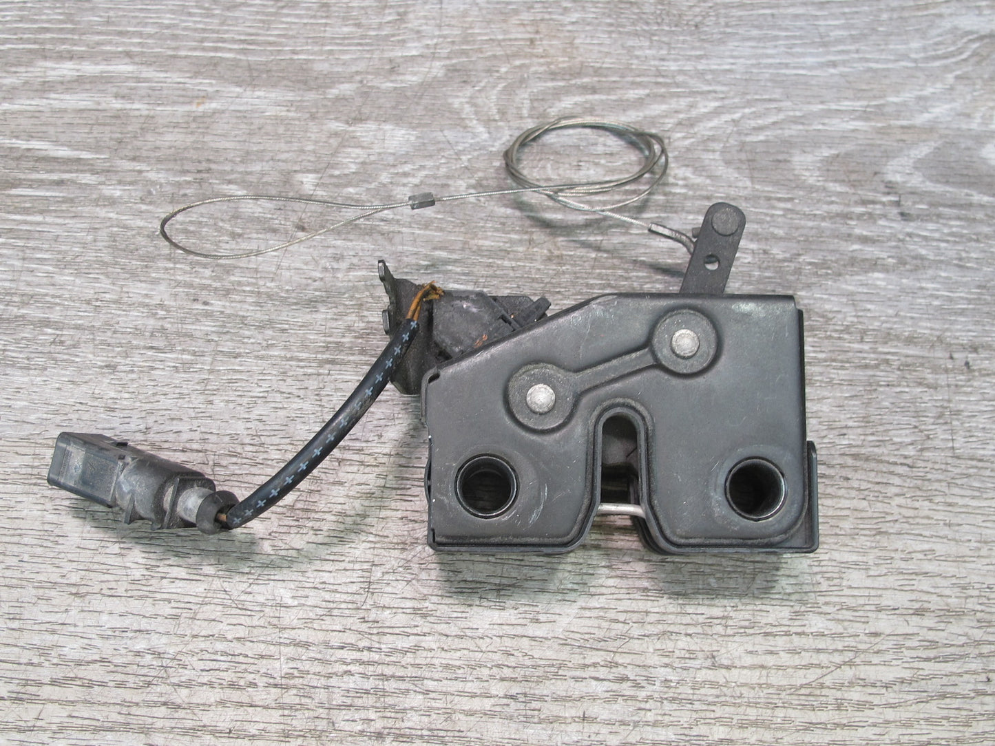 2005-2012 Porsche 911 997 Rear Trunk Lid Lock Latch Actuator