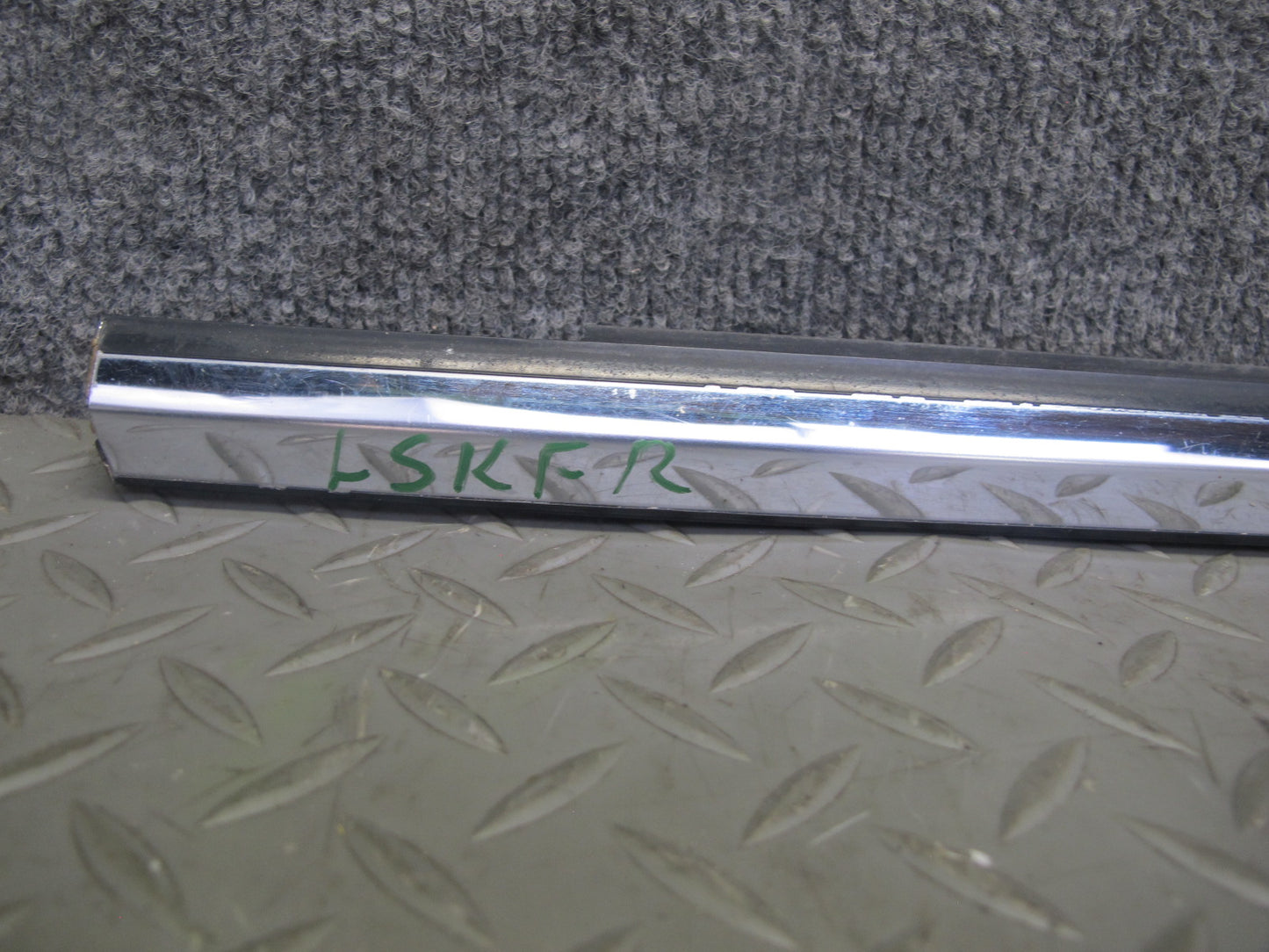 01-06 Lexus UCF30L LS430 Front Right Passenger Door Weatherstrip Molding OEM
