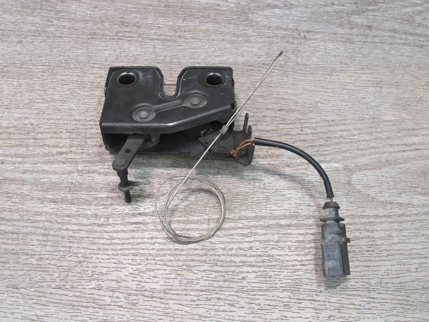 2005-2012 Porsche 911 997 Rear Trunk Lid Lock Latch Actuator