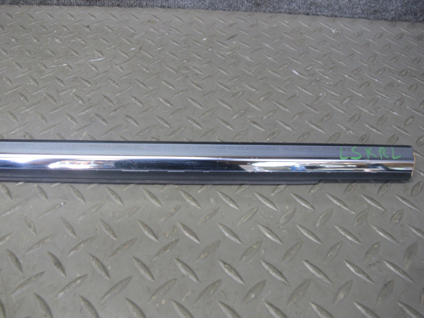 01-06 Lexus UCF30L LS430 Left Side Front & Rear Door Weatherstrip Molding OEM