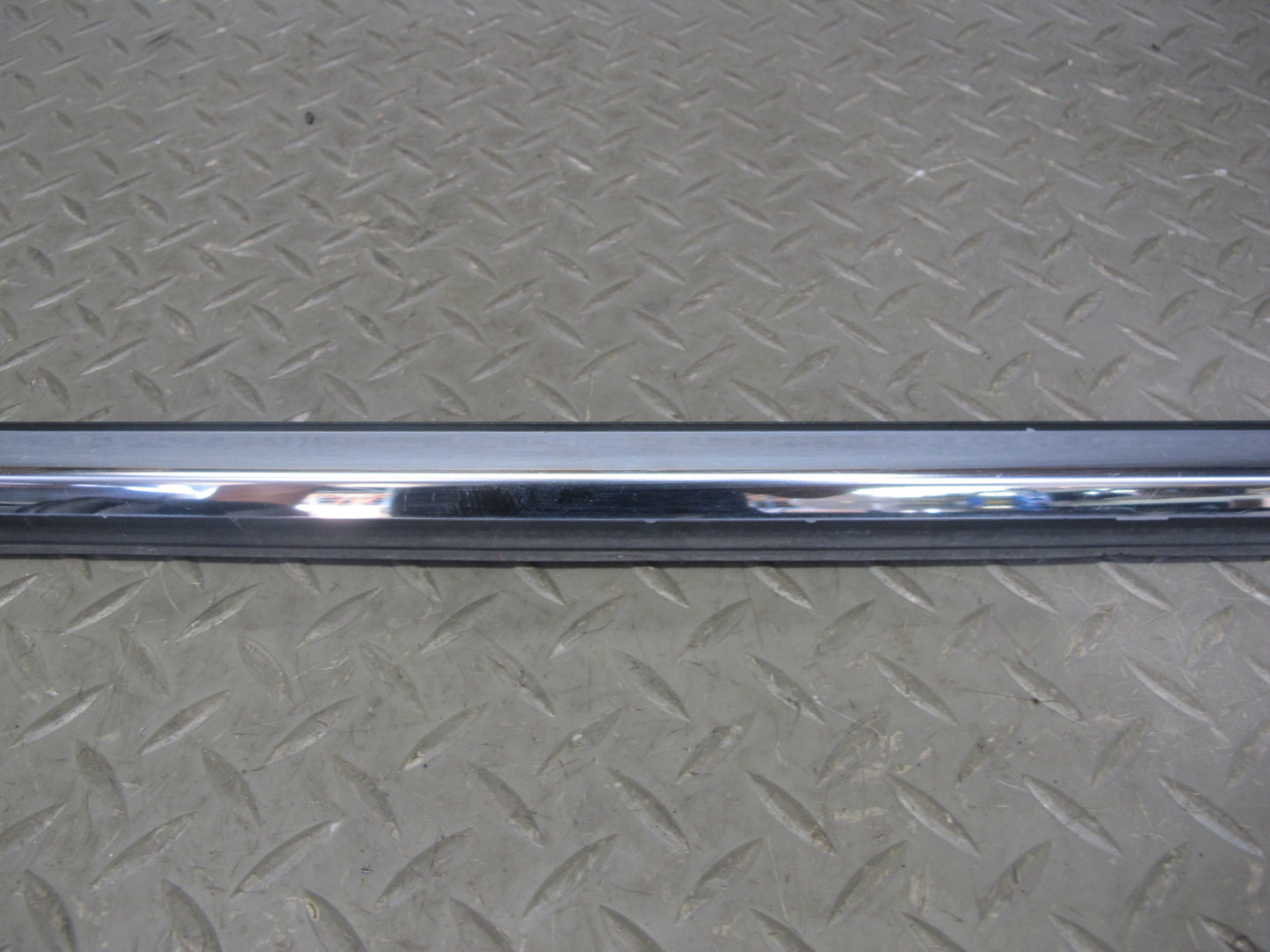 01-06 Lexus UCF30L LS430 Left Side Front & Rear Door Weatherstrip Molding OEM