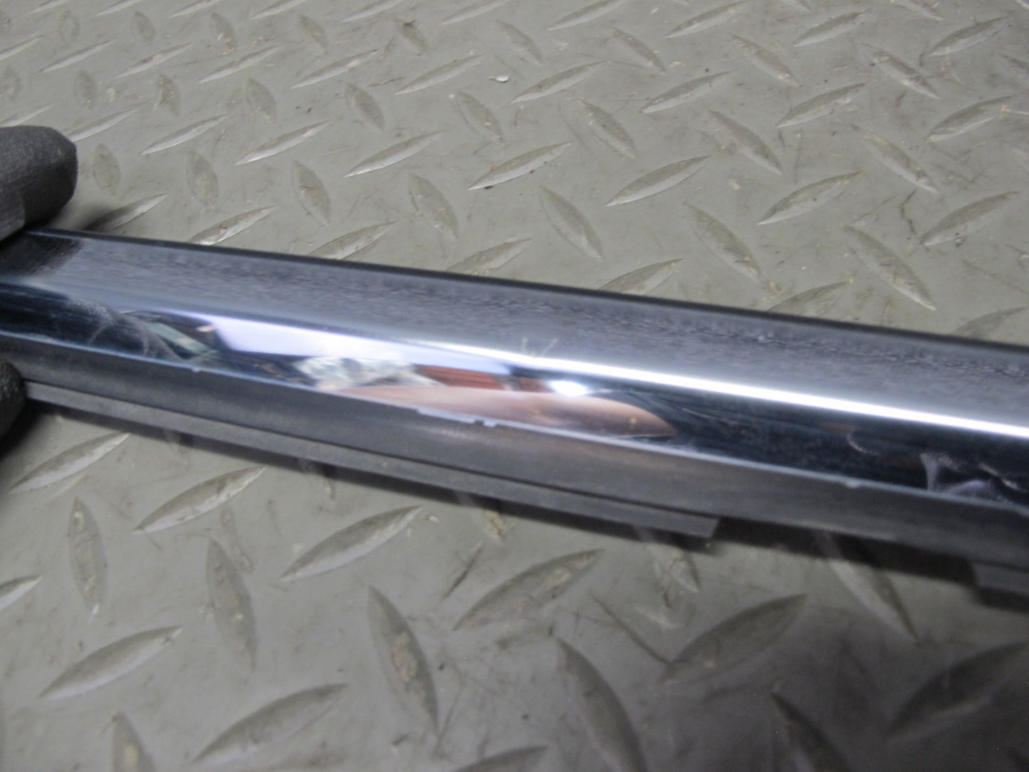 01-06 Lexus UCF30L LS430 Left Side Front & Rear Door Weatherstrip Molding OEM