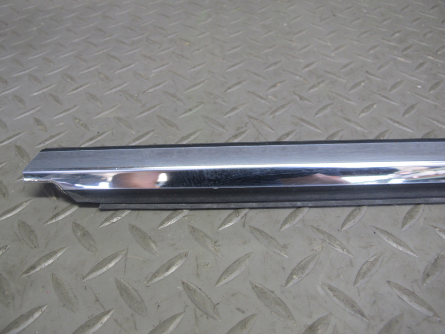 01-06 Lexus UCF30L LS430 Left Side Front & Rear Door Weatherstrip Molding OEM