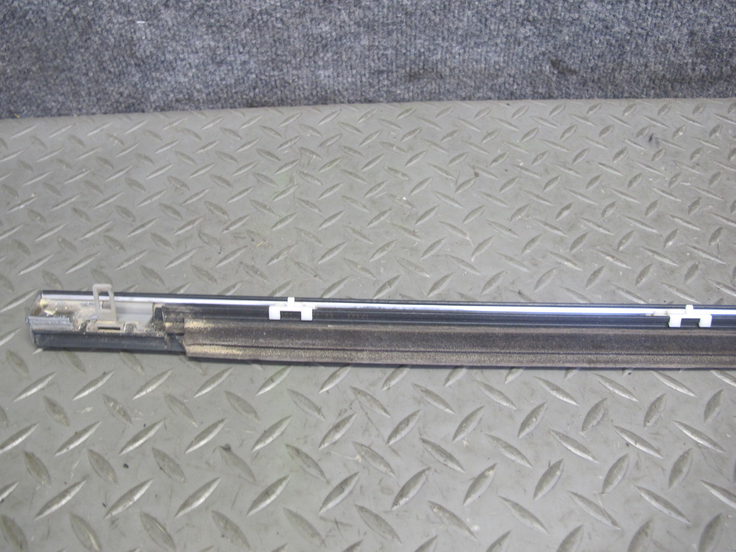 01-06 Lexus UCF30L LS430 Left Side Front & Rear Door Weatherstrip Molding OEM