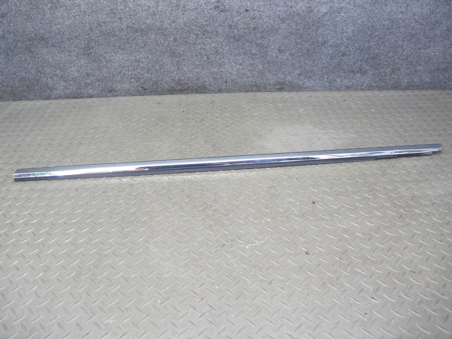 01-06 Lexus UCF30L LS430 Left Side Front & Rear Door Weatherstrip Molding OEM
