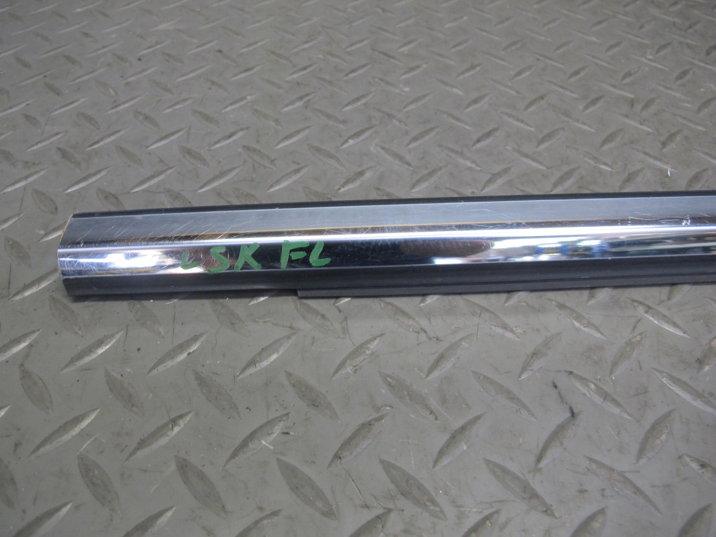 01-06 Lexus UCF30L LS430 Left Side Front & Rear Door Weatherstrip Molding OEM