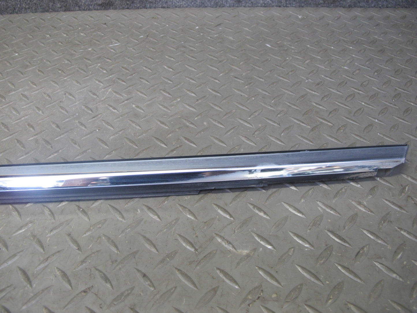 01-06 Lexus UCF30L LS430 Left Side Front & Rear Door Weatherstrip Molding OEM