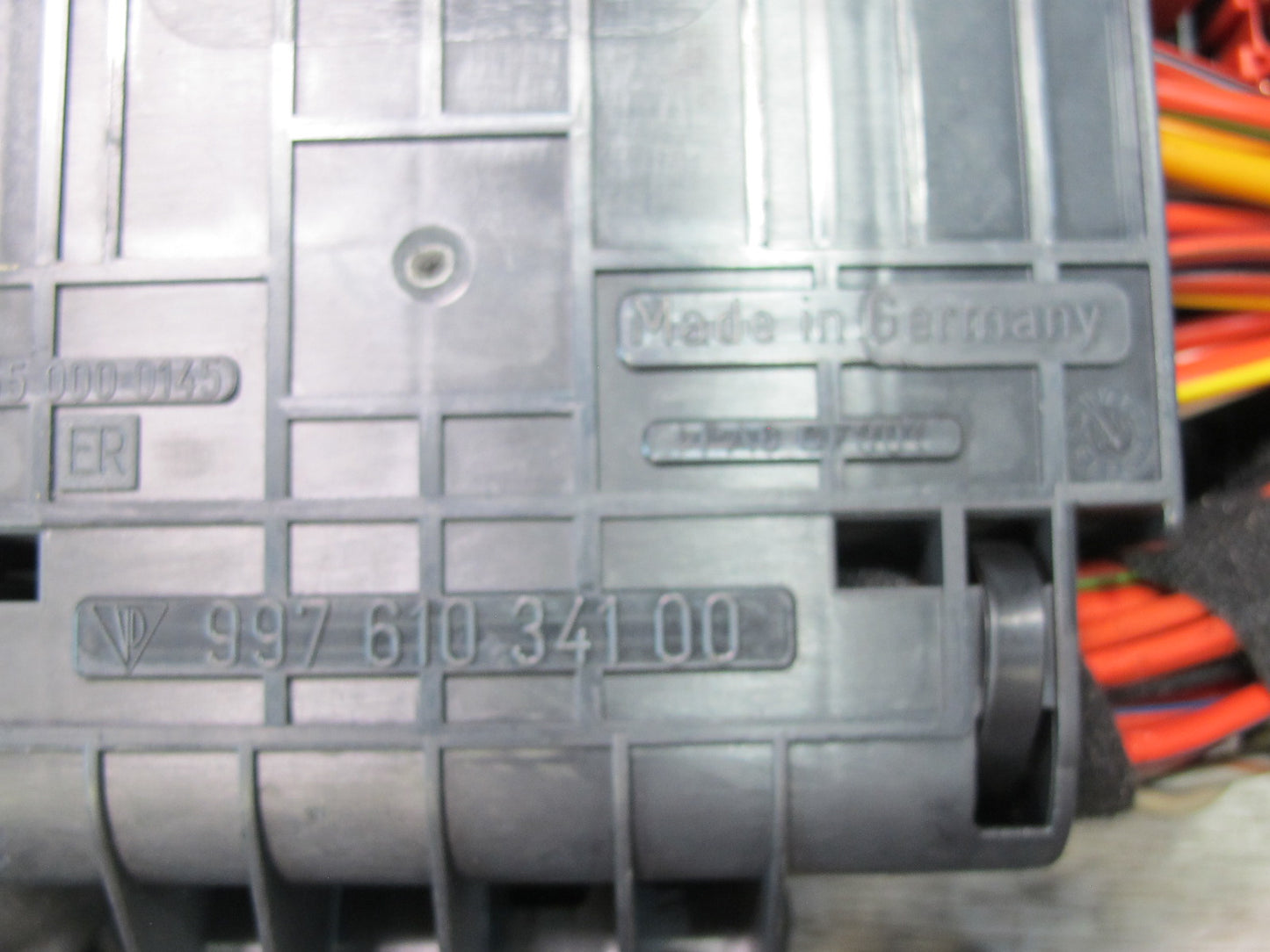 2005-2008 Porsche 911 997 Power Distribution Fuse Relay Box Module