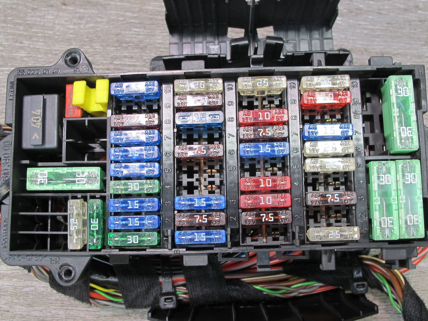 2005-2008 Porsche 911 997 Power Distribution Fuse Relay Box Module