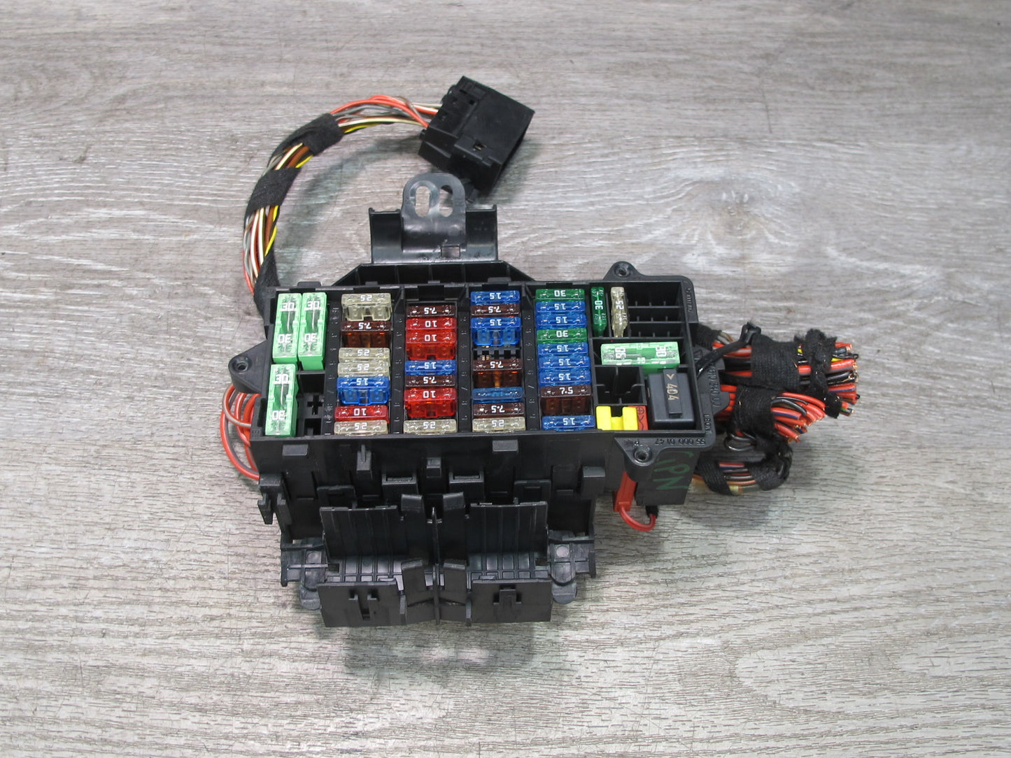 2005-2008 Porsche 911 997 Power Distribution Fuse Relay Box Module