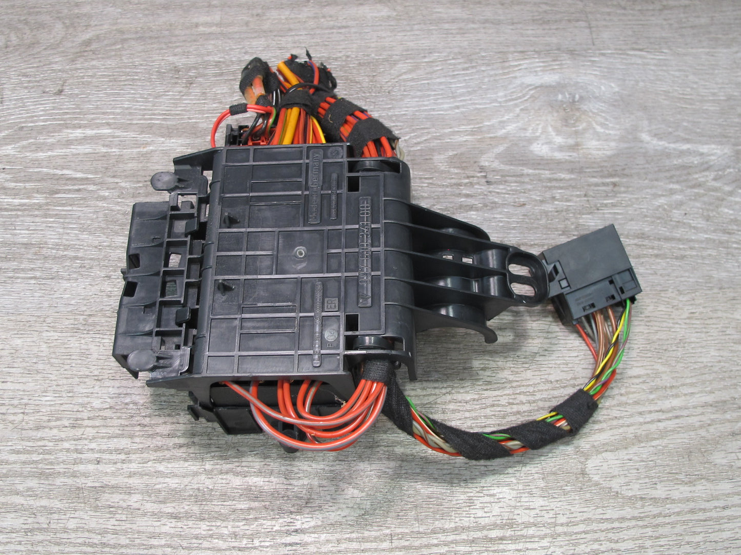 2005-2008 Porsche 911 997 Power Distribution Fuse Relay Box Module