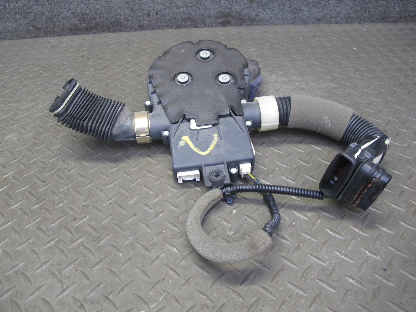 04-06 Lexus UCF30L LS430 Front Right Seat Vent Climate Control Blower OEM