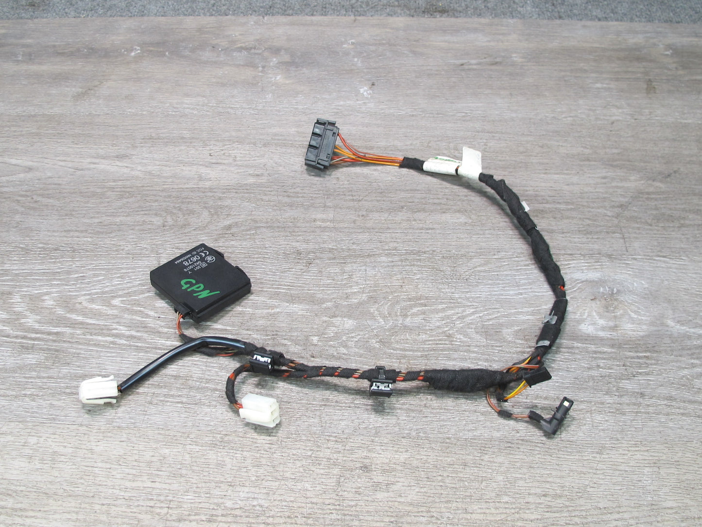 2005-2008 Porsche 911 997 Supervision Alarm Control Module w Wire Harness
