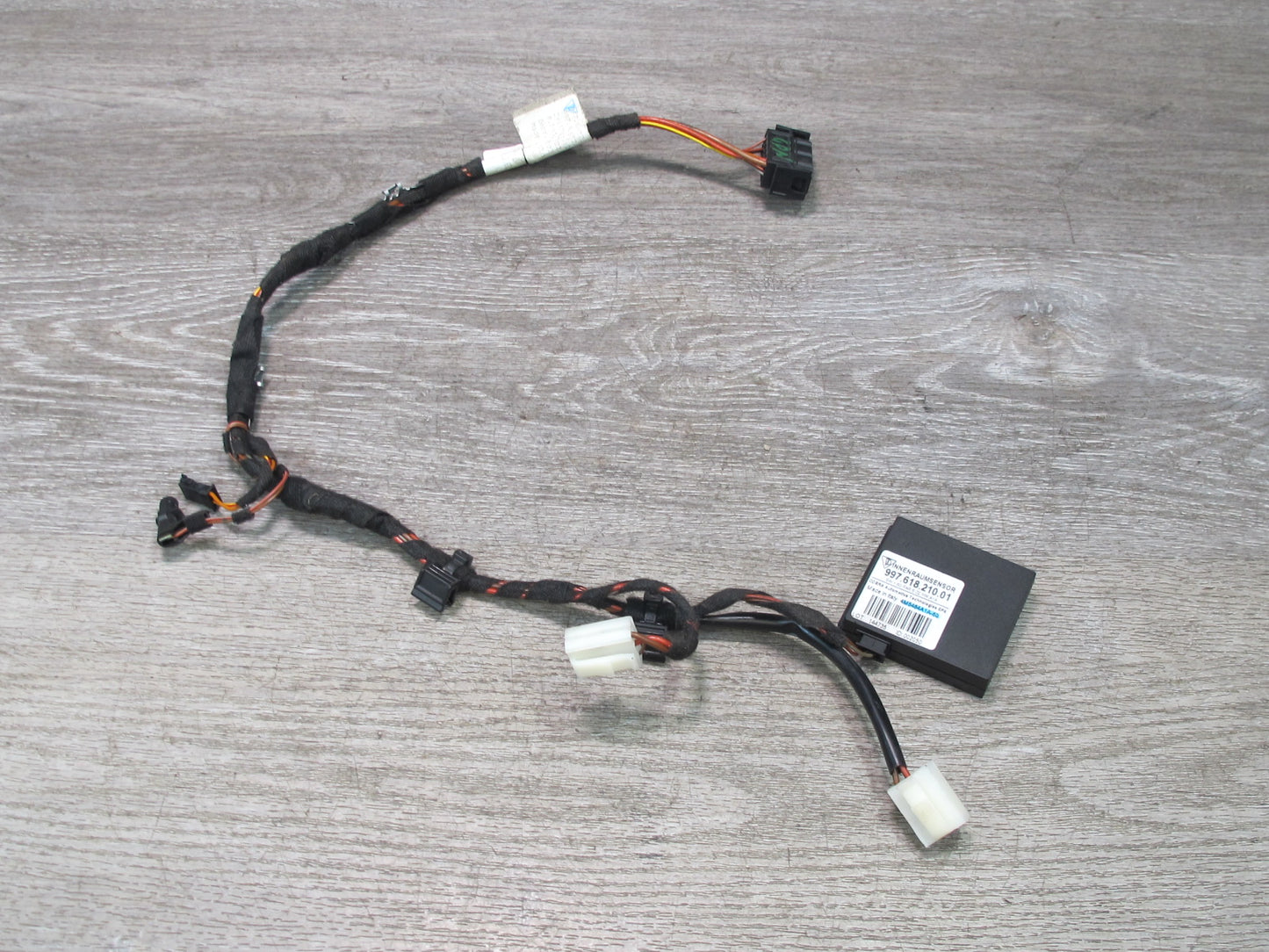2005-2008 Porsche 911 997 Supervision Alarm Control Module w Wire Harness