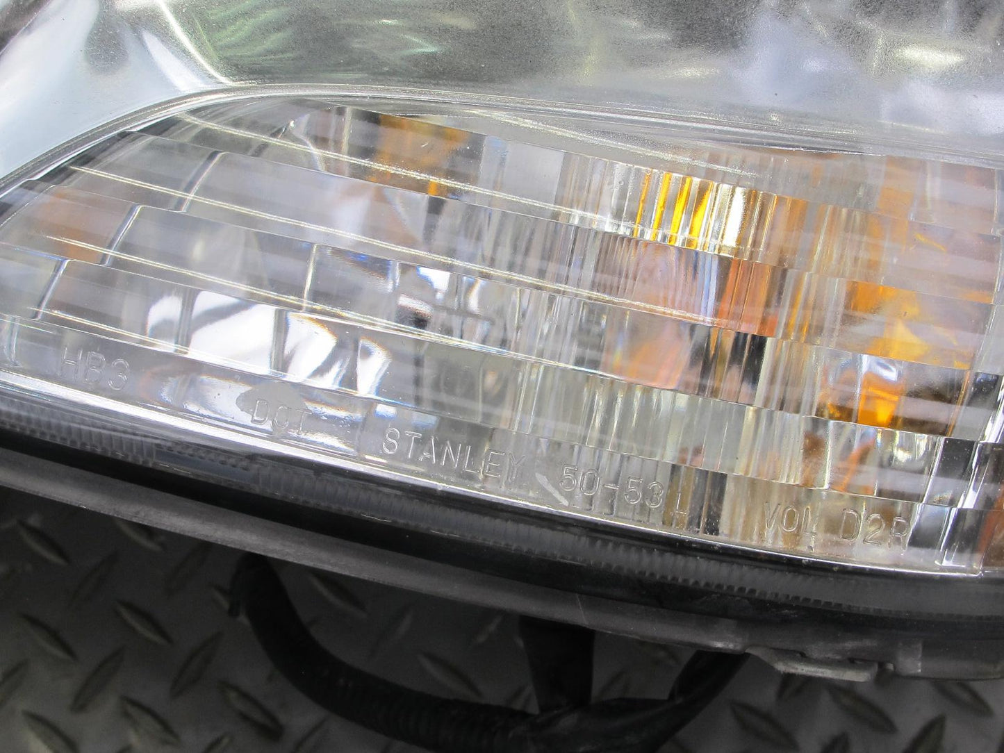 01-03 Lexus UCF30L LS430 Front Left Xenon HID Headlight Lamp OEM