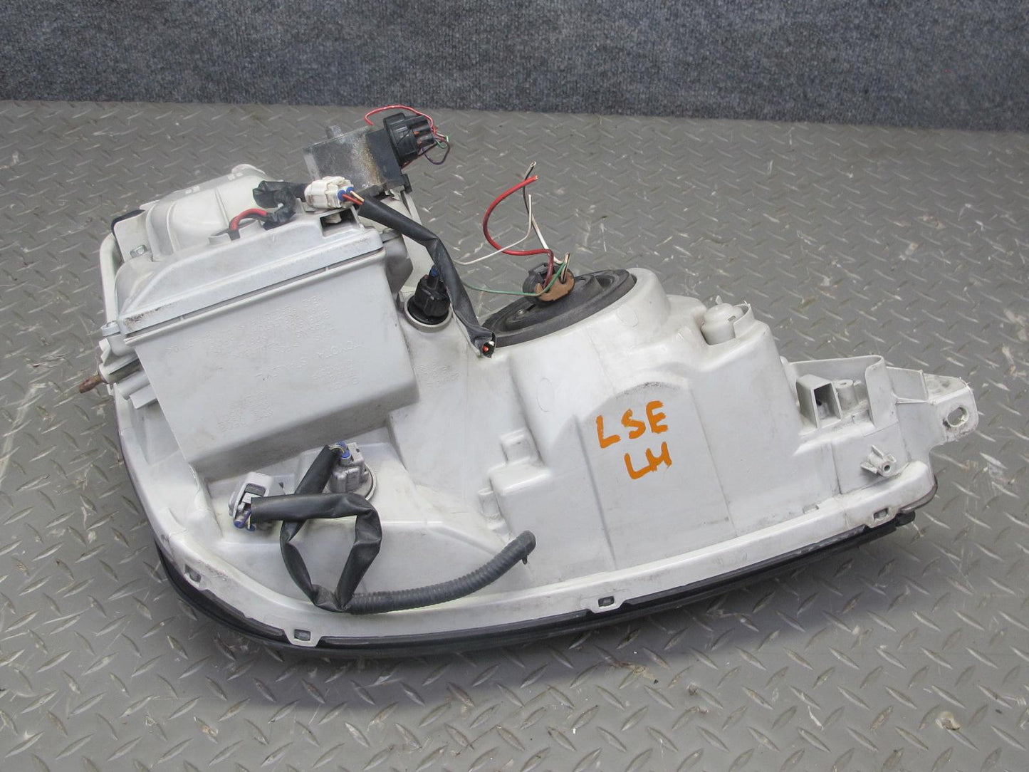 01-03 Lexus UCF30L LS430 Front Left Xenon HID Headlight Lamp OEM