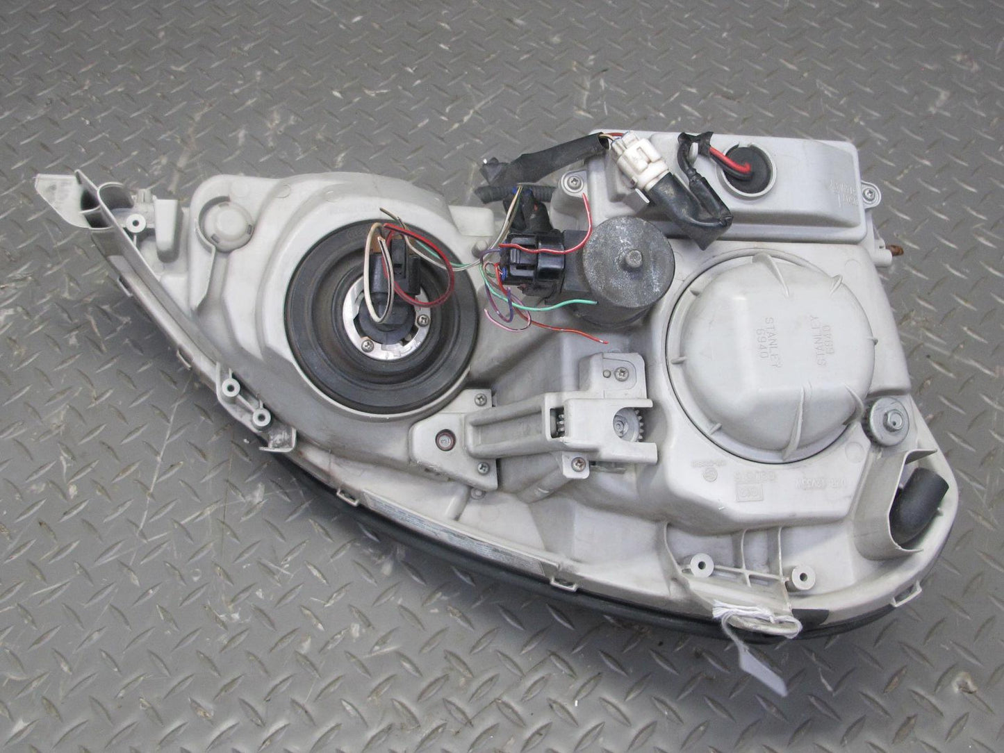 01-03 Lexus UCF30L LS430 Front Left Xenon HID Headlight Lamp OEM