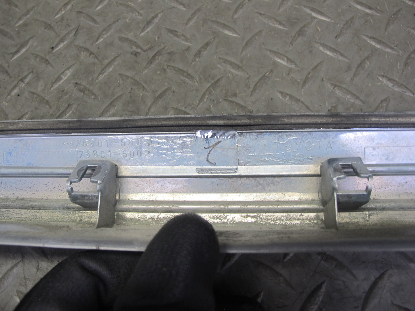 04-06 Lexus UCF30L LS430 Rear Trunk License Light Trim Molding Cover Panel OEM