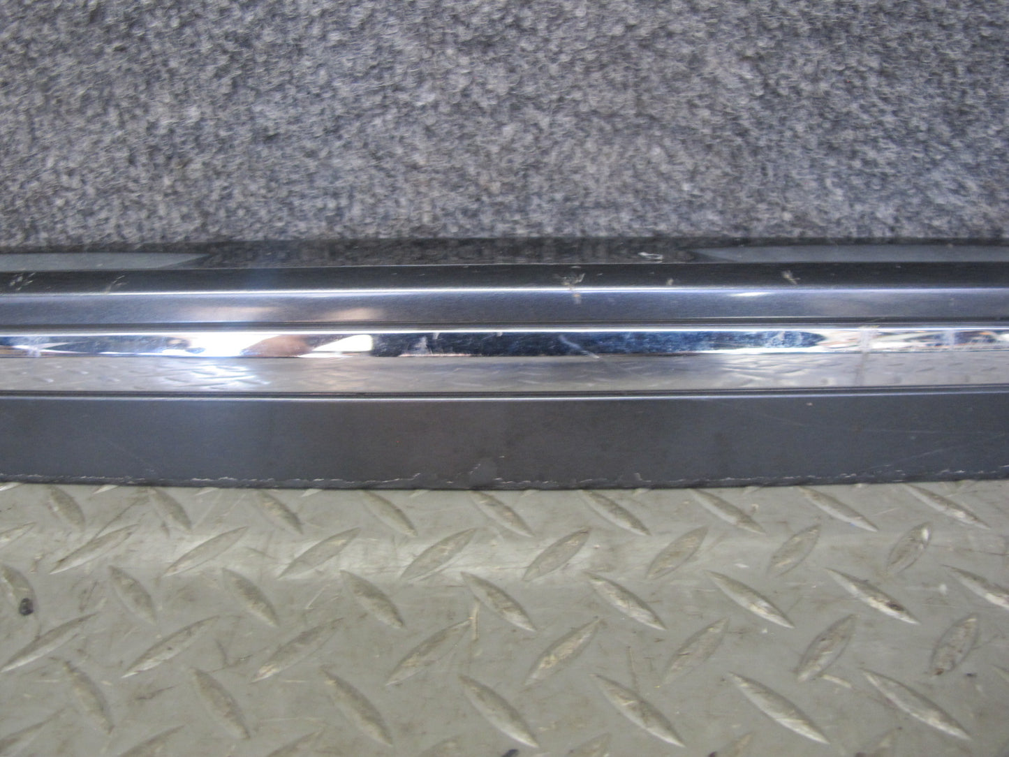 04-06 Lexus UCF30L LS430 Rear Trunk License Light Trim Molding Cover Panel OEM