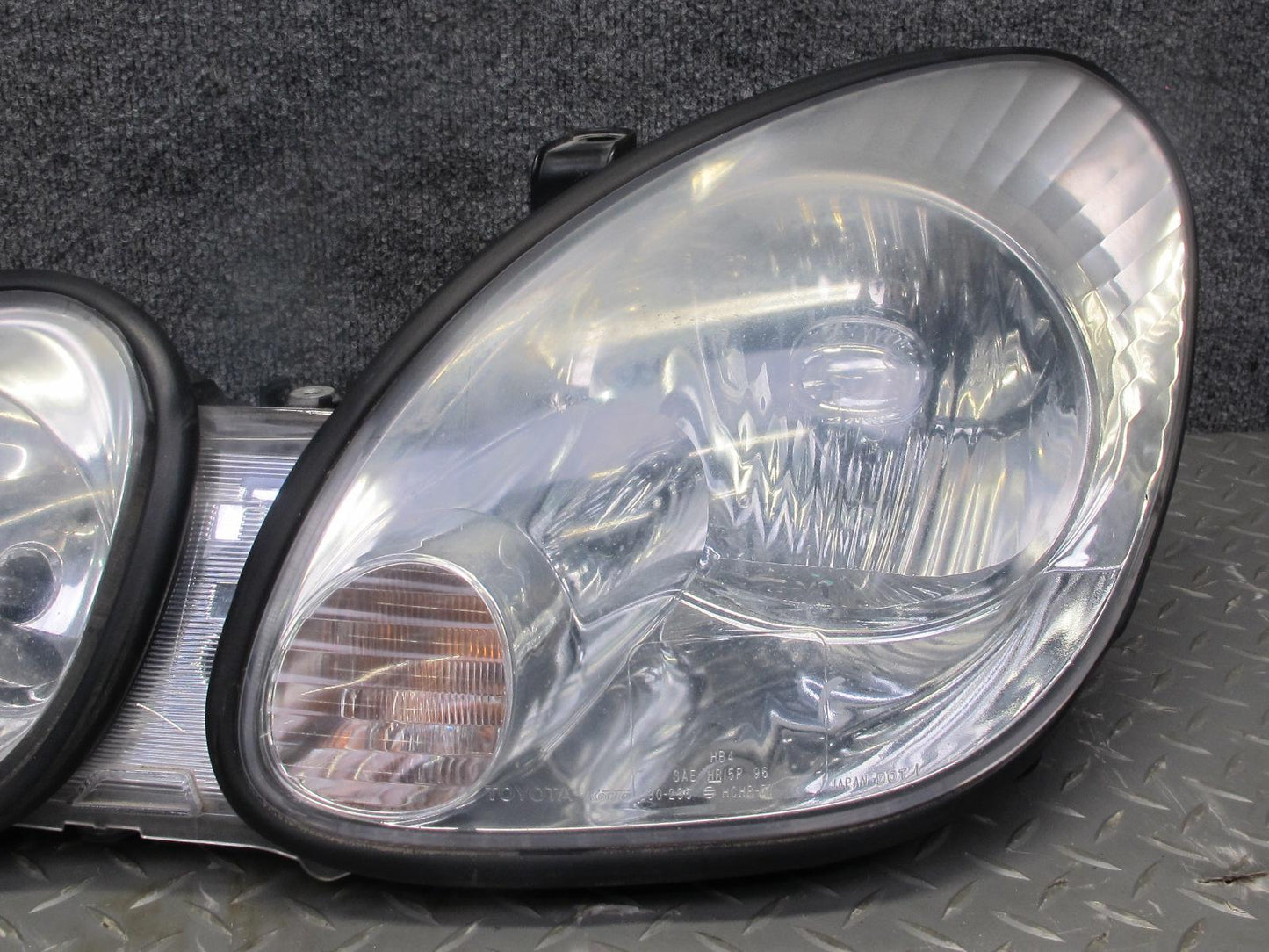 98-05 Lexus JZS160L GS300 GS430 Front Left Halogen Headlight Lamp OEM