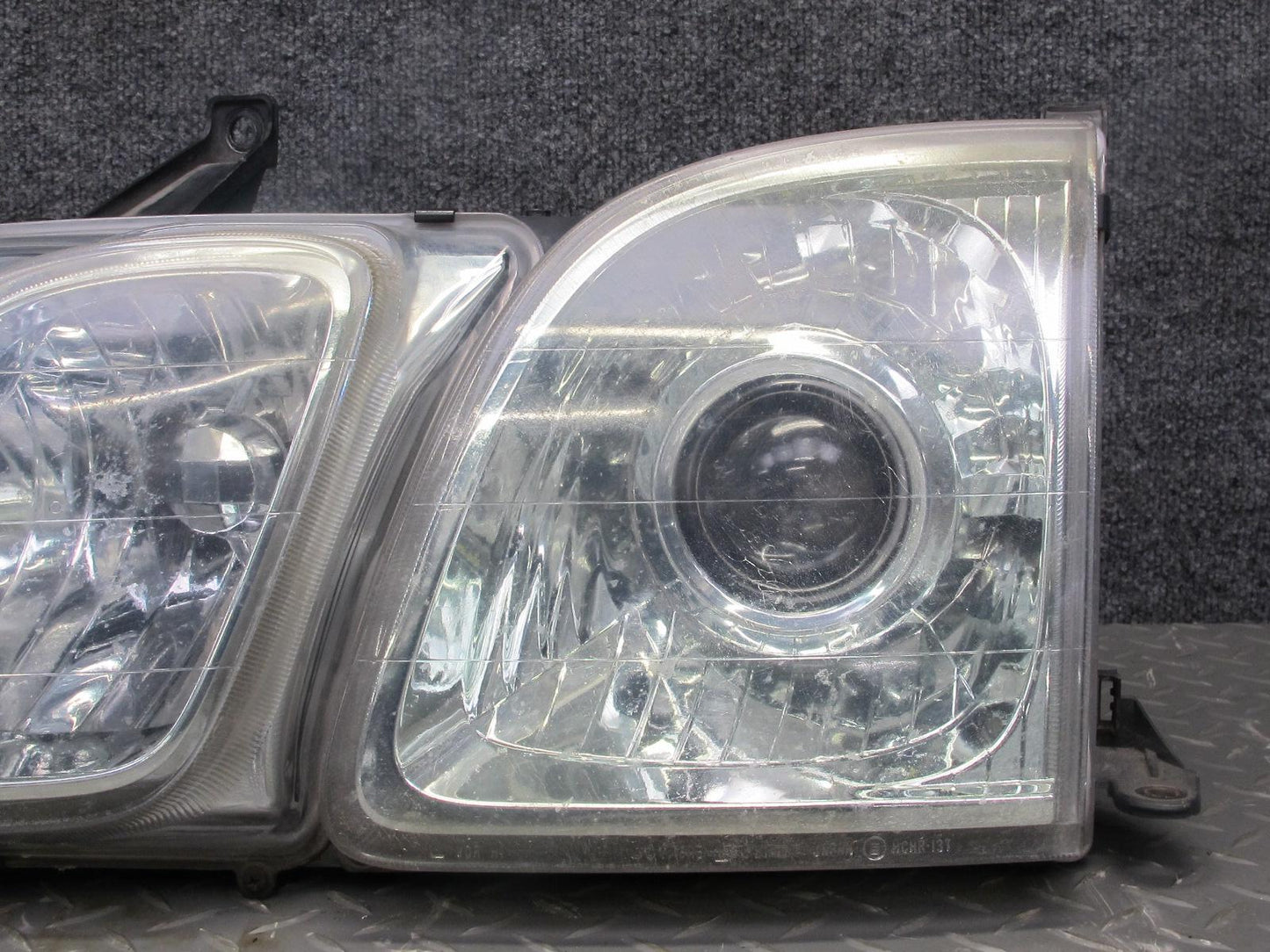 2003-2007 Lexus UZJ100L LX470 Front Left Halogen Headlight Lamp OEM