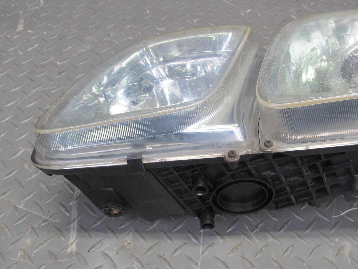 2003-2007 Lexus UZJ100L LX470 Front Left Halogen Headlight Lamp OEM