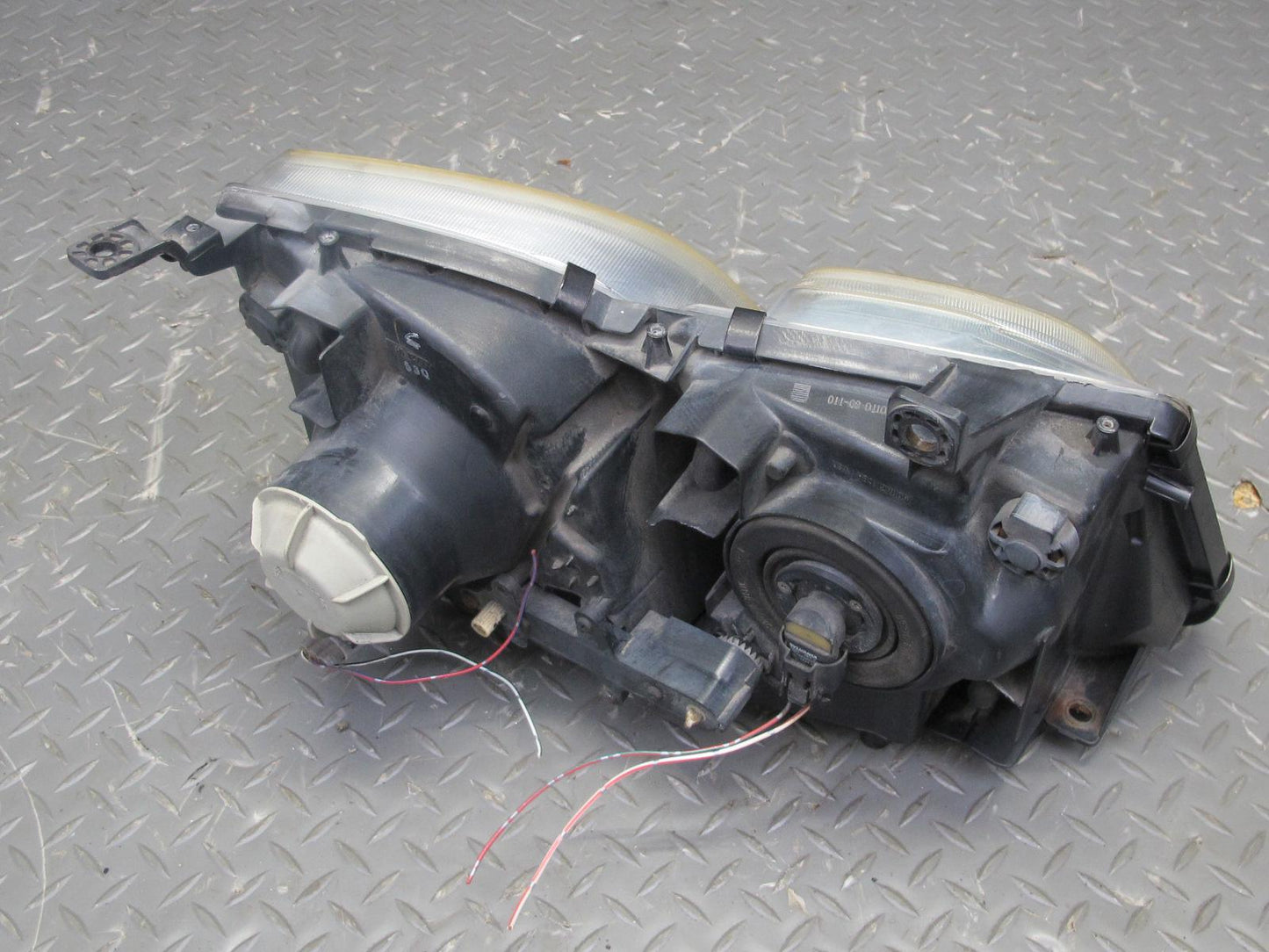 2003-2007 Lexus UZJ100L LX470 Front Left Halogen Headlight Lamp OEM