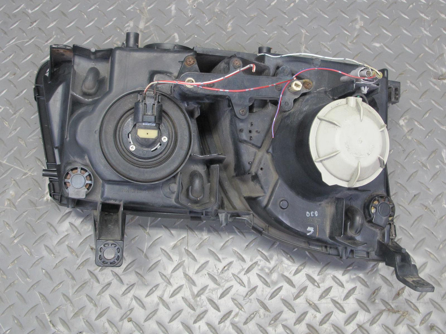 2003-2007 Lexus UZJ100L LX470 Front Left Halogen Headlight Lamp OEM