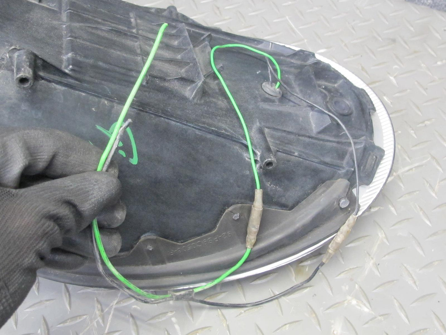 2005-2008 Porsche 911 997 Sonar Front Right Xenon Headlight Lamp