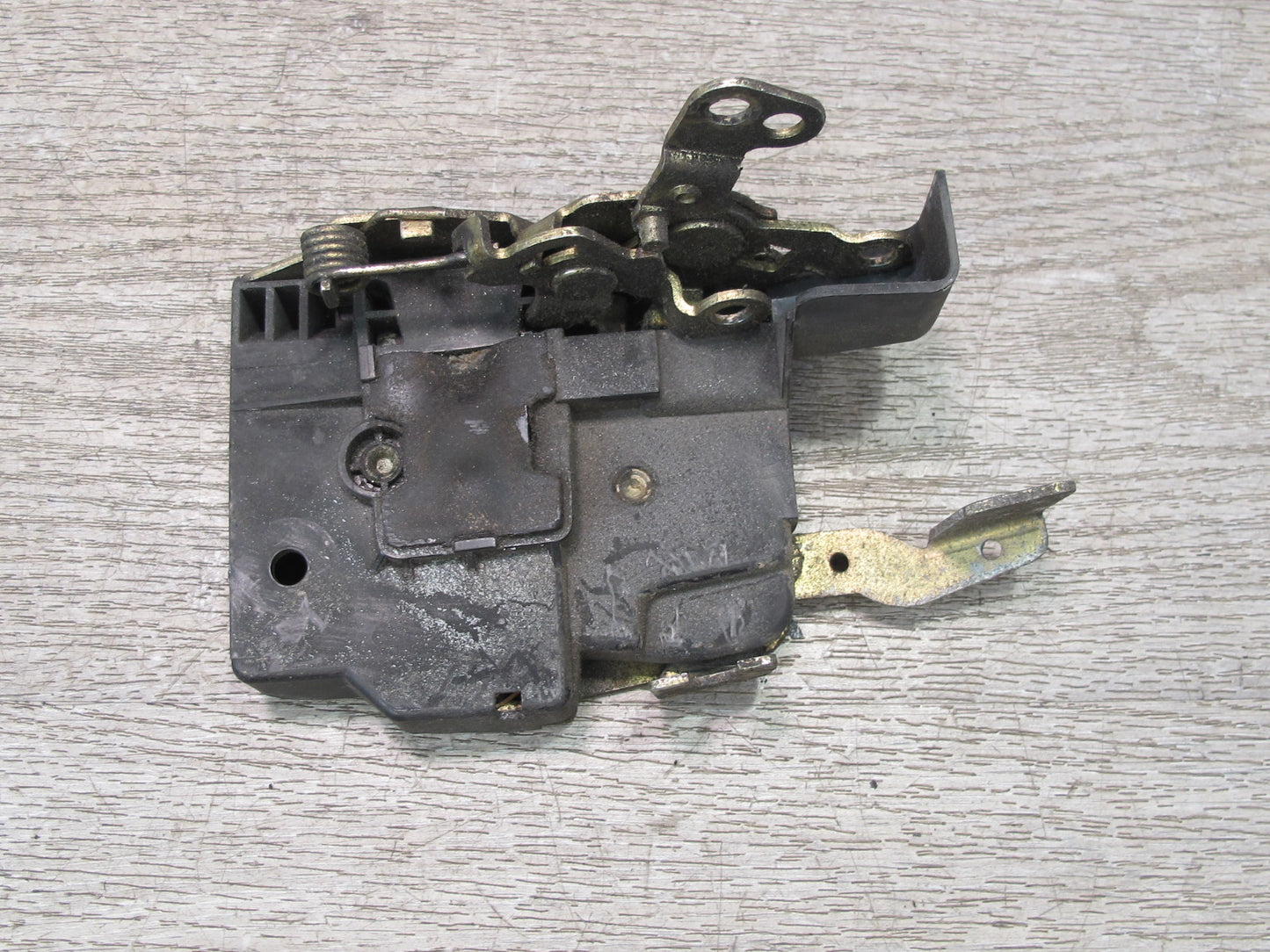 87-89 BMW E30 Coupe Convertible Front Left Door Lock Latch Actuator 1906729 OEM