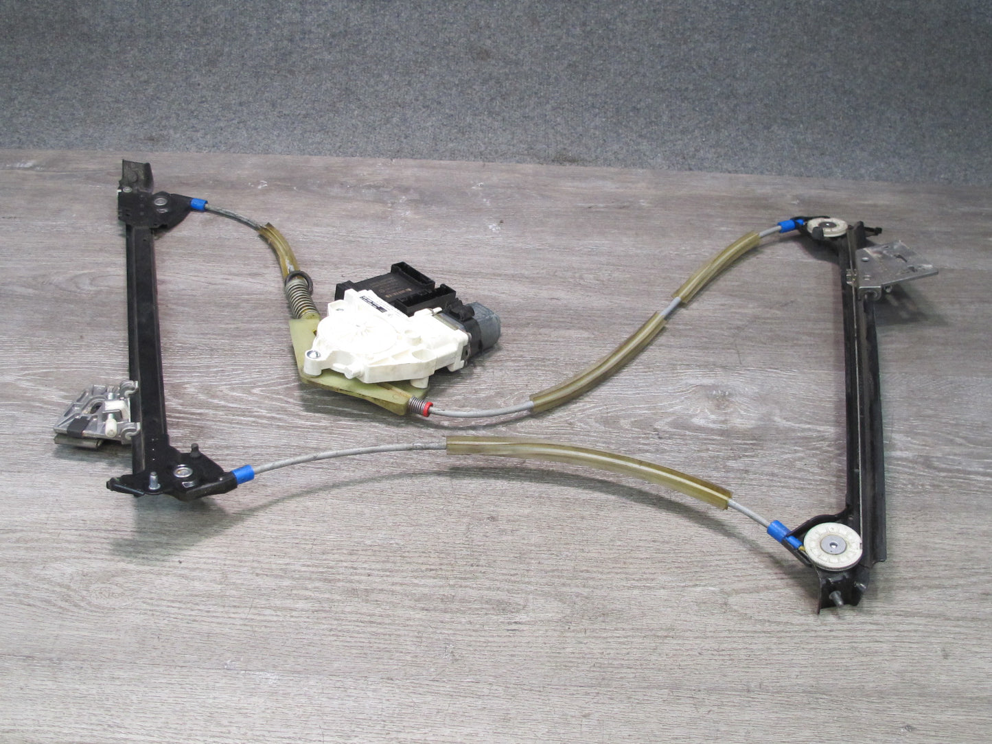 2005-2012 Porsche 911 997 Left Door Window Regulator w Motor 99762418102