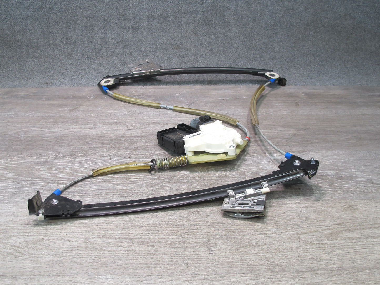 2005-2012 Porsche 911 997 Left Door Window Regulator w Motor 99762418102