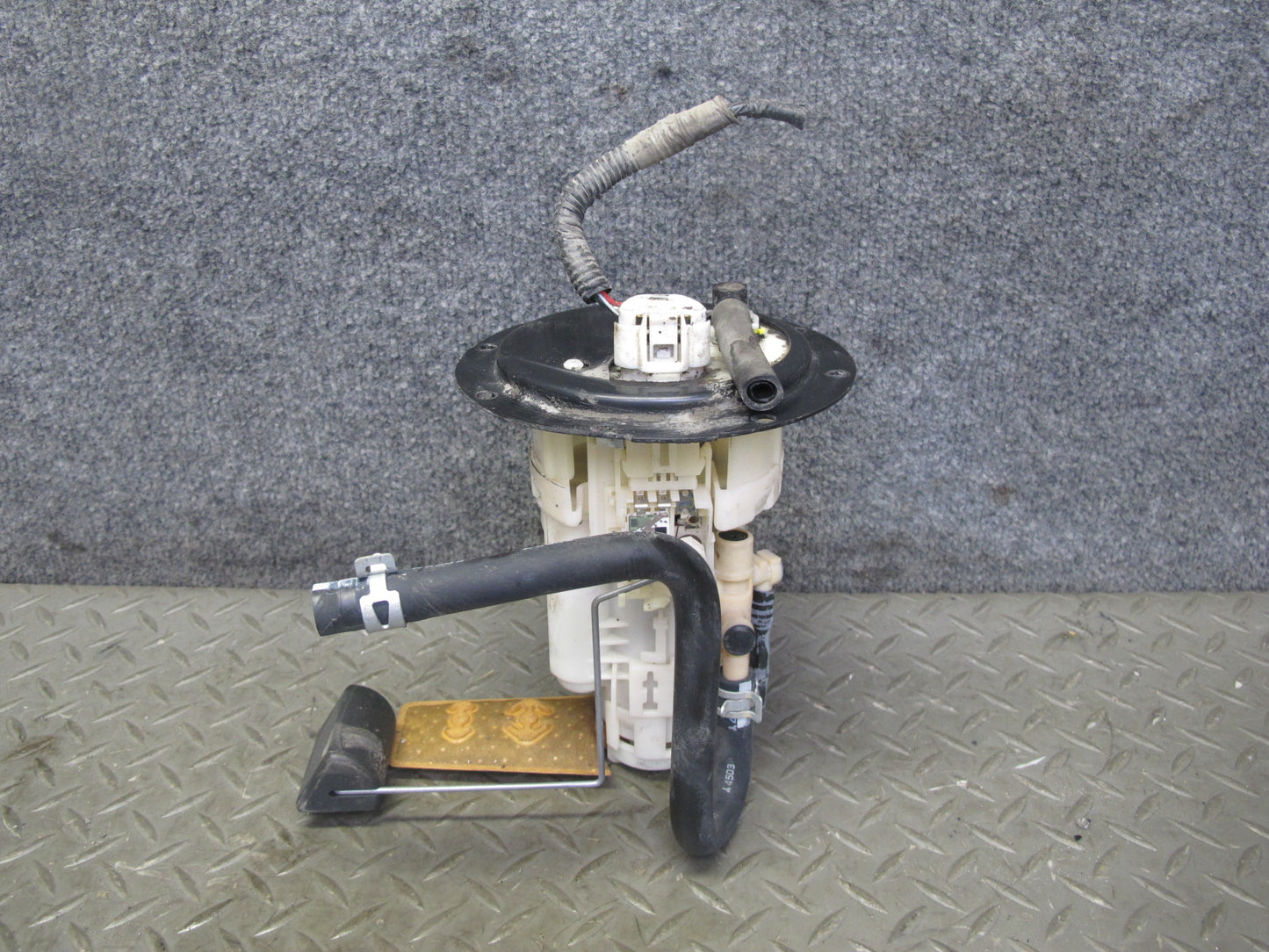 04-06 Lexus UCF30L LS430 Fuel Pump Level Sensor Sending Unit OEM