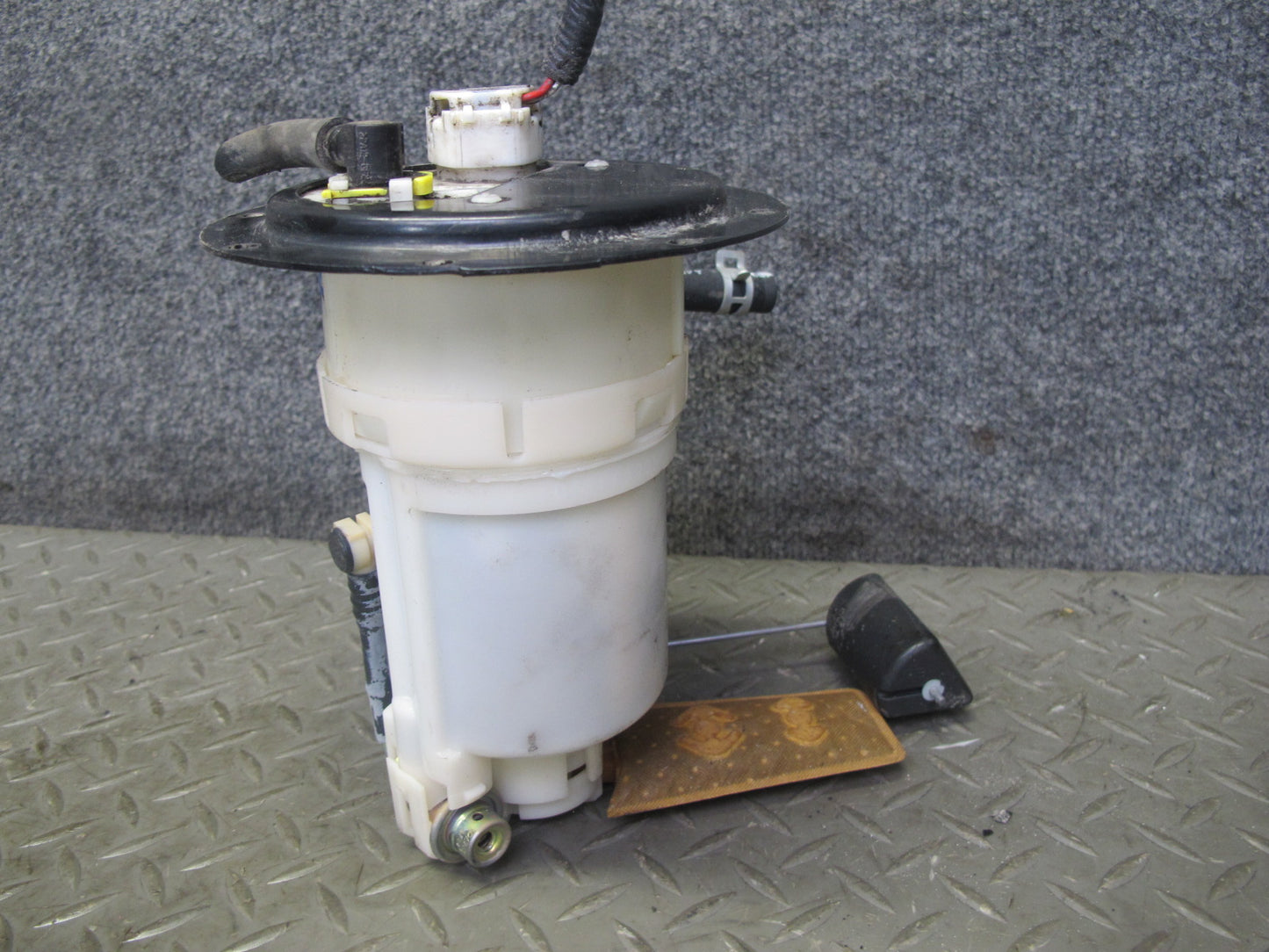 04-06 Lexus UCF30L LS430 Fuel Pump Level Sensor Sending Unit OEM