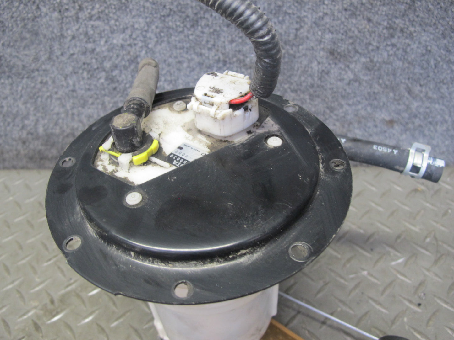 04-06 Lexus UCF30L LS430 Fuel Pump Level Sensor Sending Unit OEM