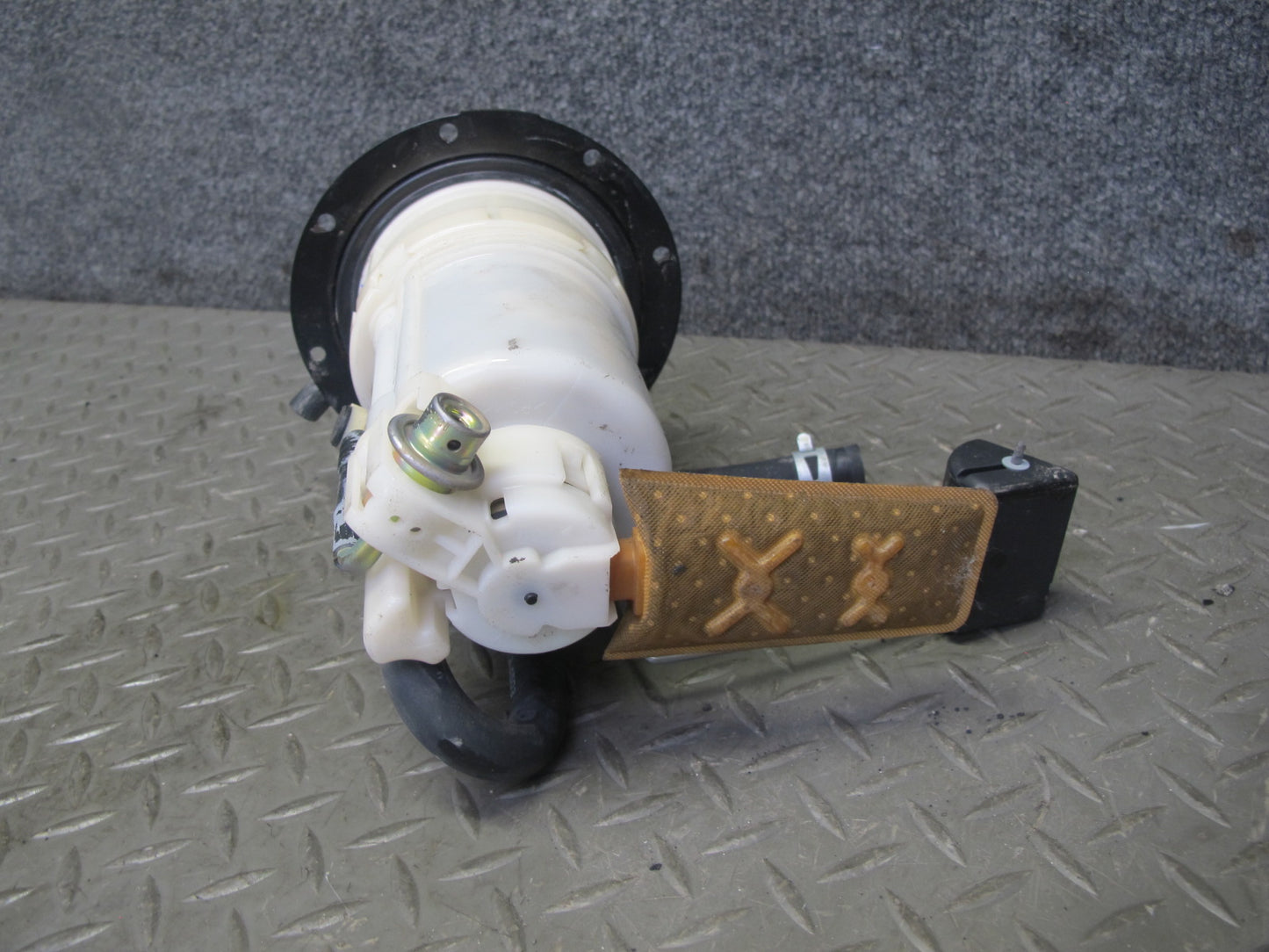 04-06 Lexus UCF30L LS430 Fuel Pump Level Sensor Sending Unit OEM