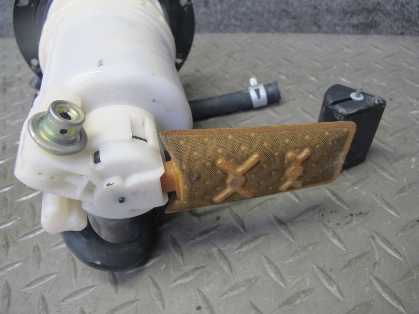 04-06 Lexus UCF30L LS430 Fuel Pump Level Sensor Sending Unit OEM