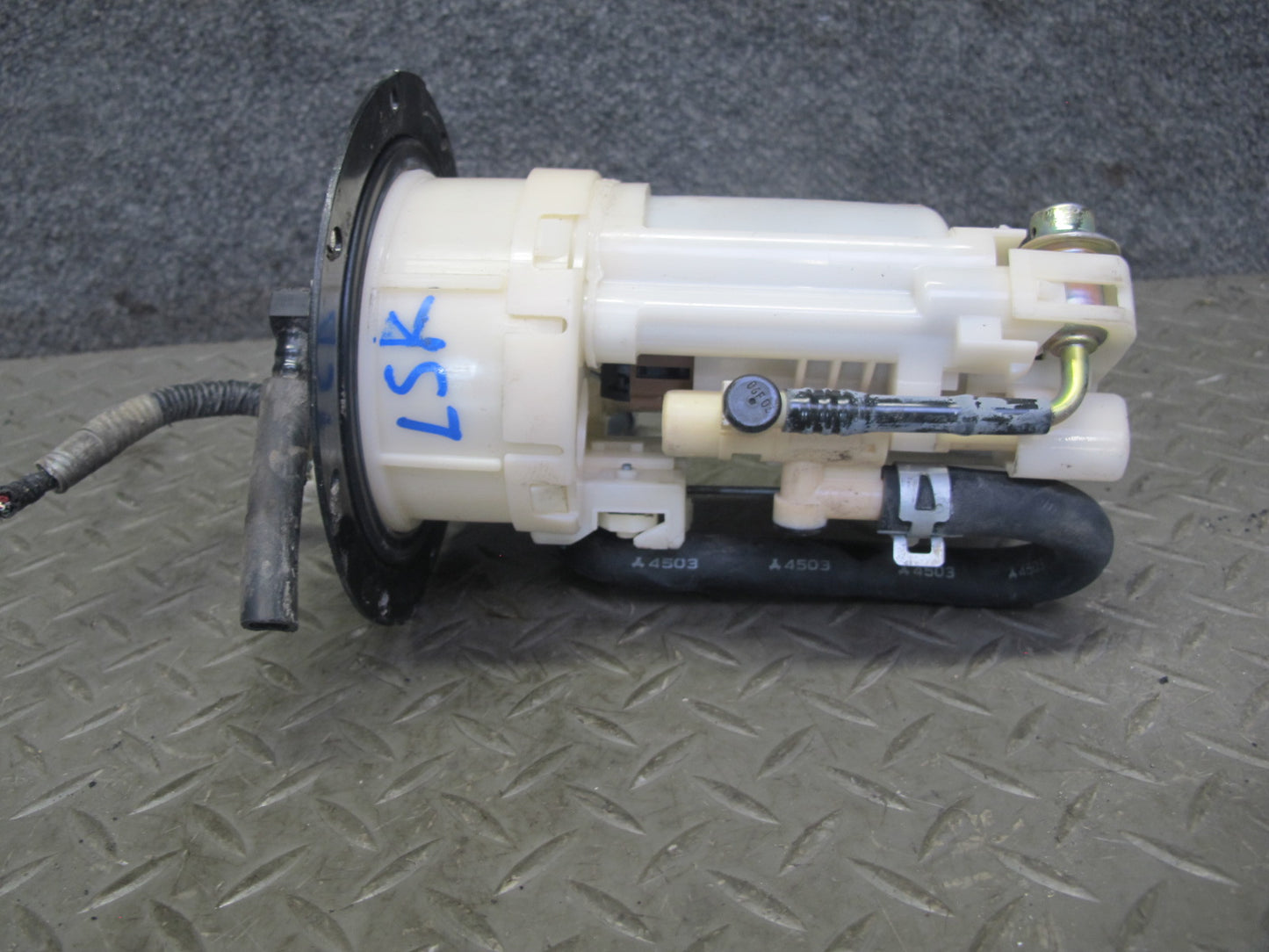 04-06 Lexus UCF30L LS430 Fuel Pump Level Sensor Sending Unit OEM