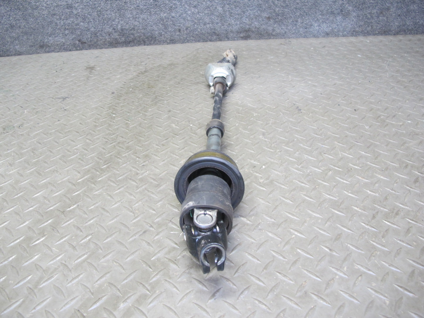 01-06 Lexus UCF30L LS430 Steering Column Lower U Joint Shaft OEM