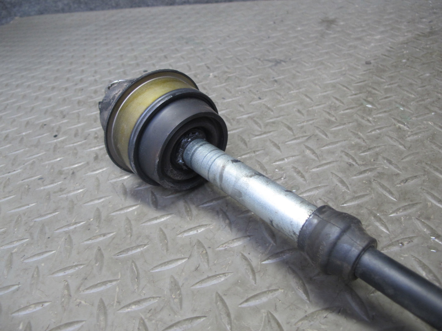 01-06 Lexus UCF30L LS430 Steering Column Lower U Joint Shaft OEM