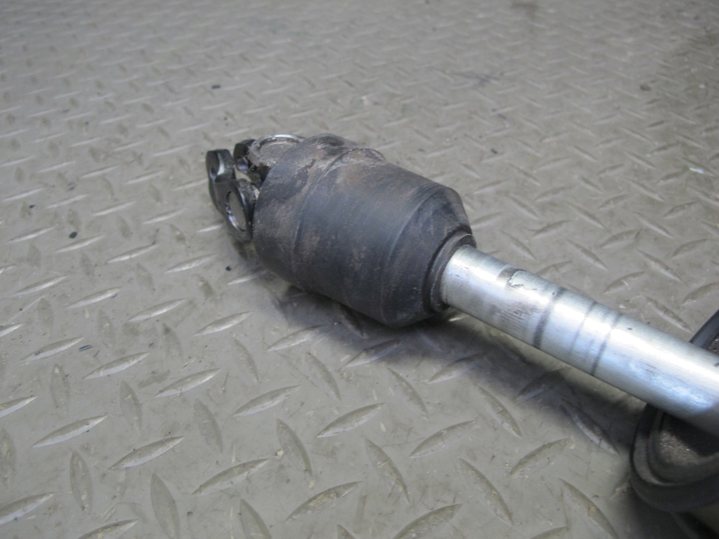 01-06 Lexus UCF30L LS430 Steering Column Lower U Joint Shaft OEM