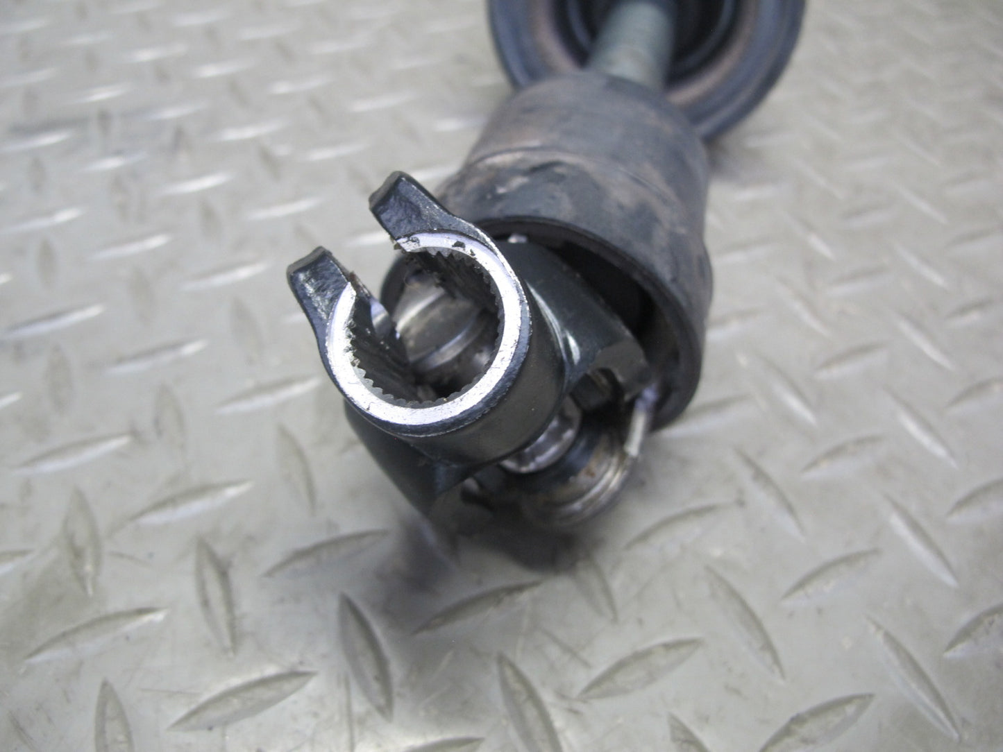 01-06 Lexus UCF30L LS430 Steering Column Lower U Joint Shaft OEM