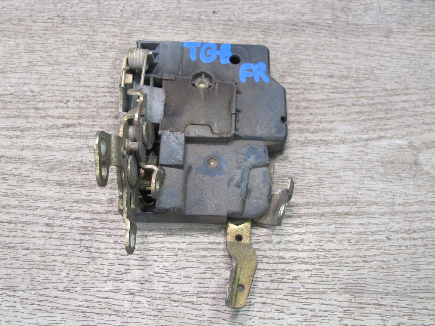 87-89 BMW E30 Coupe Convertible Front Right Door Lock Latch Actuator 1906730 OEM