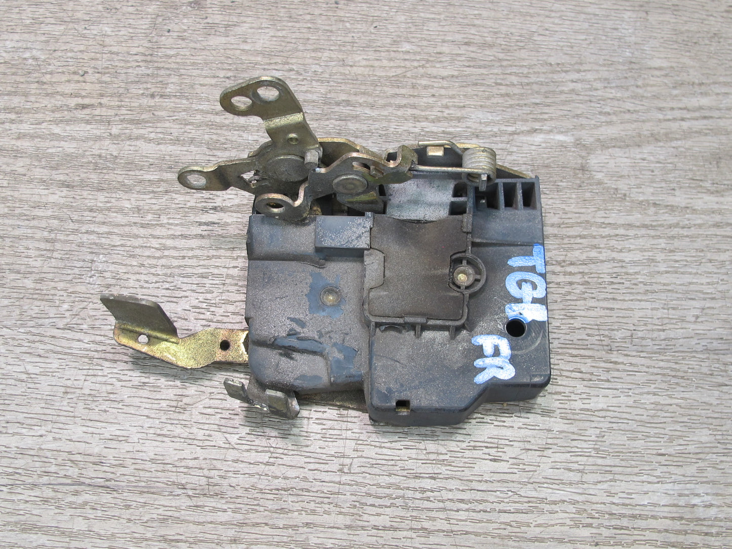 87-89 BMW E30 Coupe Convertible Front Right Door Lock Latch Actuator 1906730 OEM