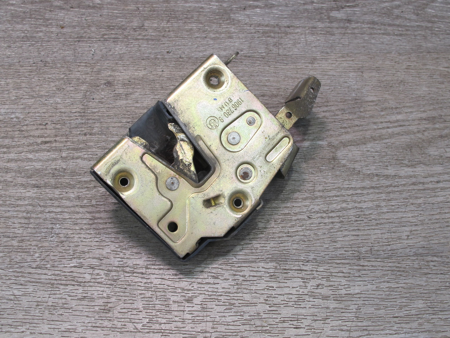 87-89 BMW E30 Coupe Convertible Front Right Door Lock Latch Actuator 1906730 OEM