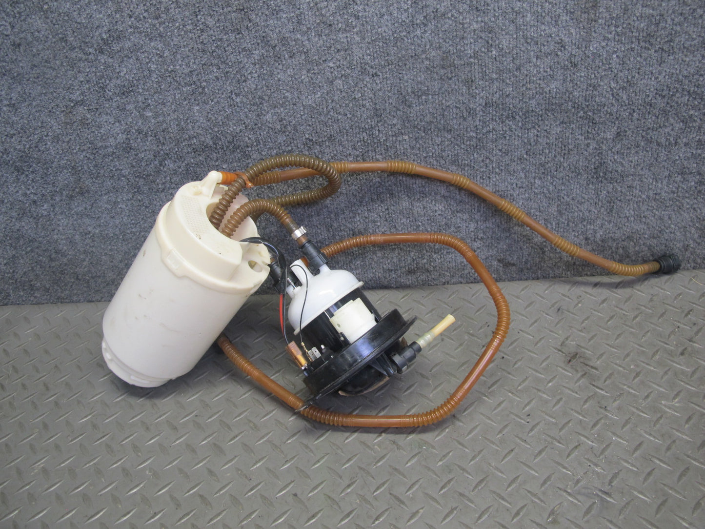 03-06 Porsche Cayenne 955 4.5L Turbo Fuel Pump Level Sensor Sending Unit Set