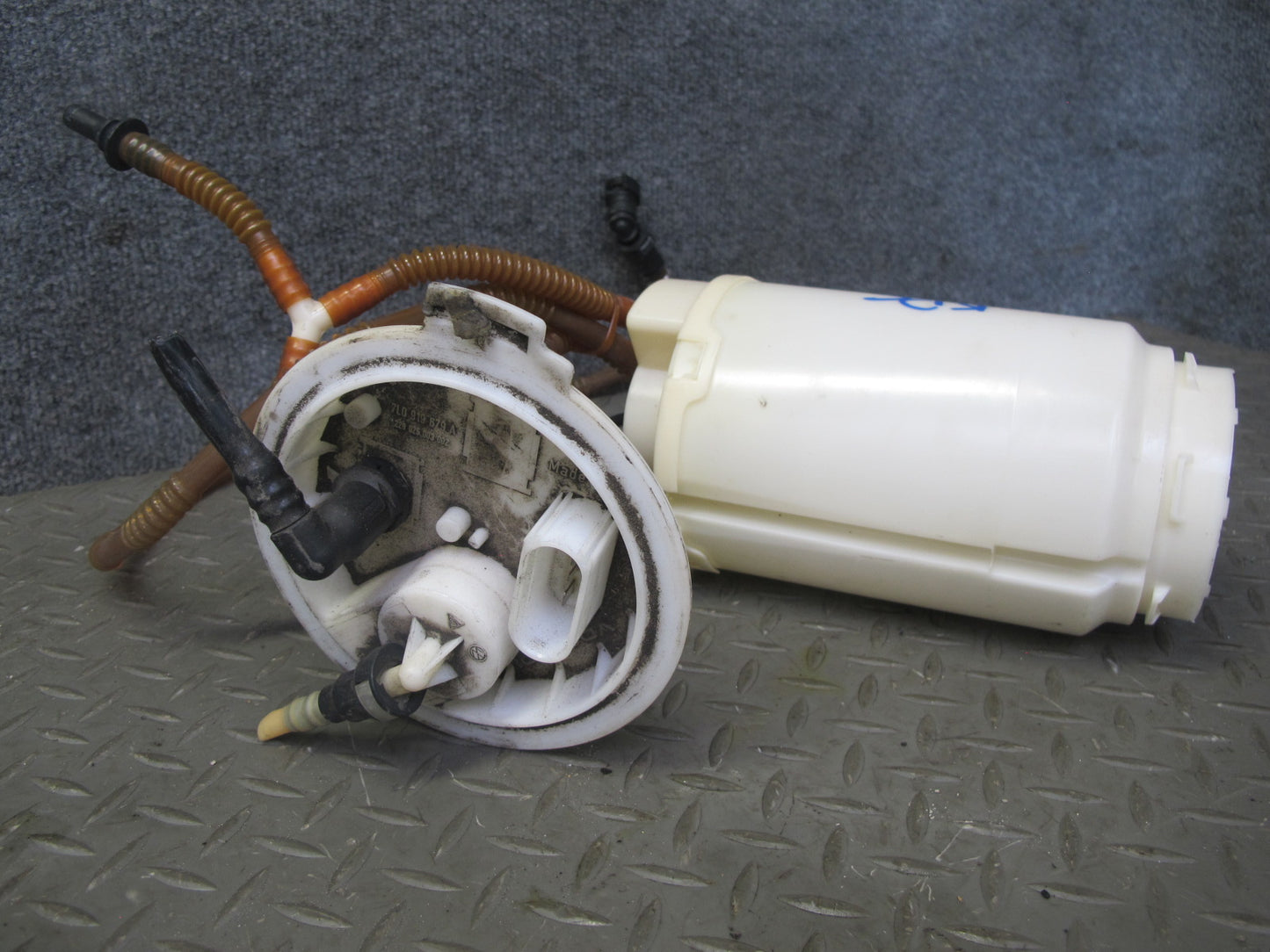 03-06 Porsche Cayenne 955 4.5L Turbo Fuel Pump Level Sensor Sending Unit Set